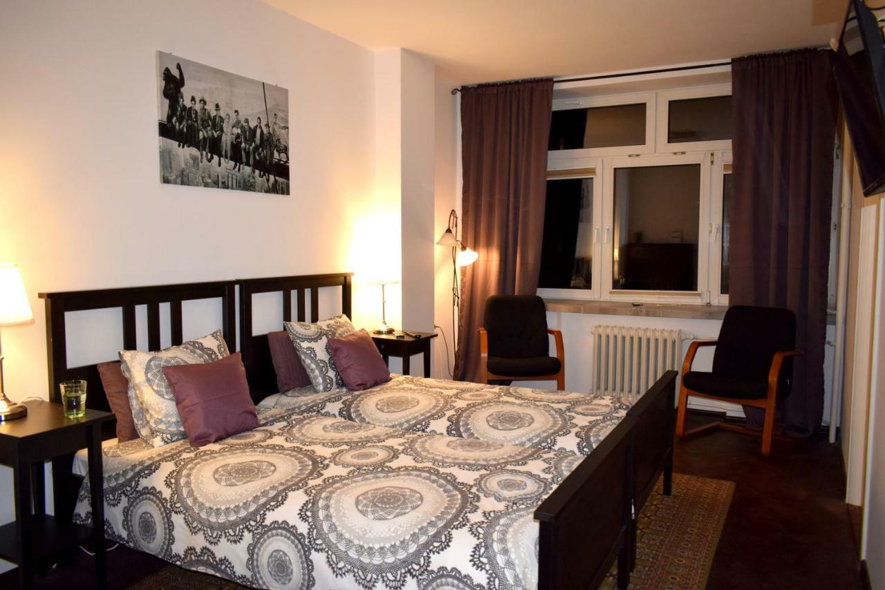 Fiesta Apartament Warschau Buitenkant foto